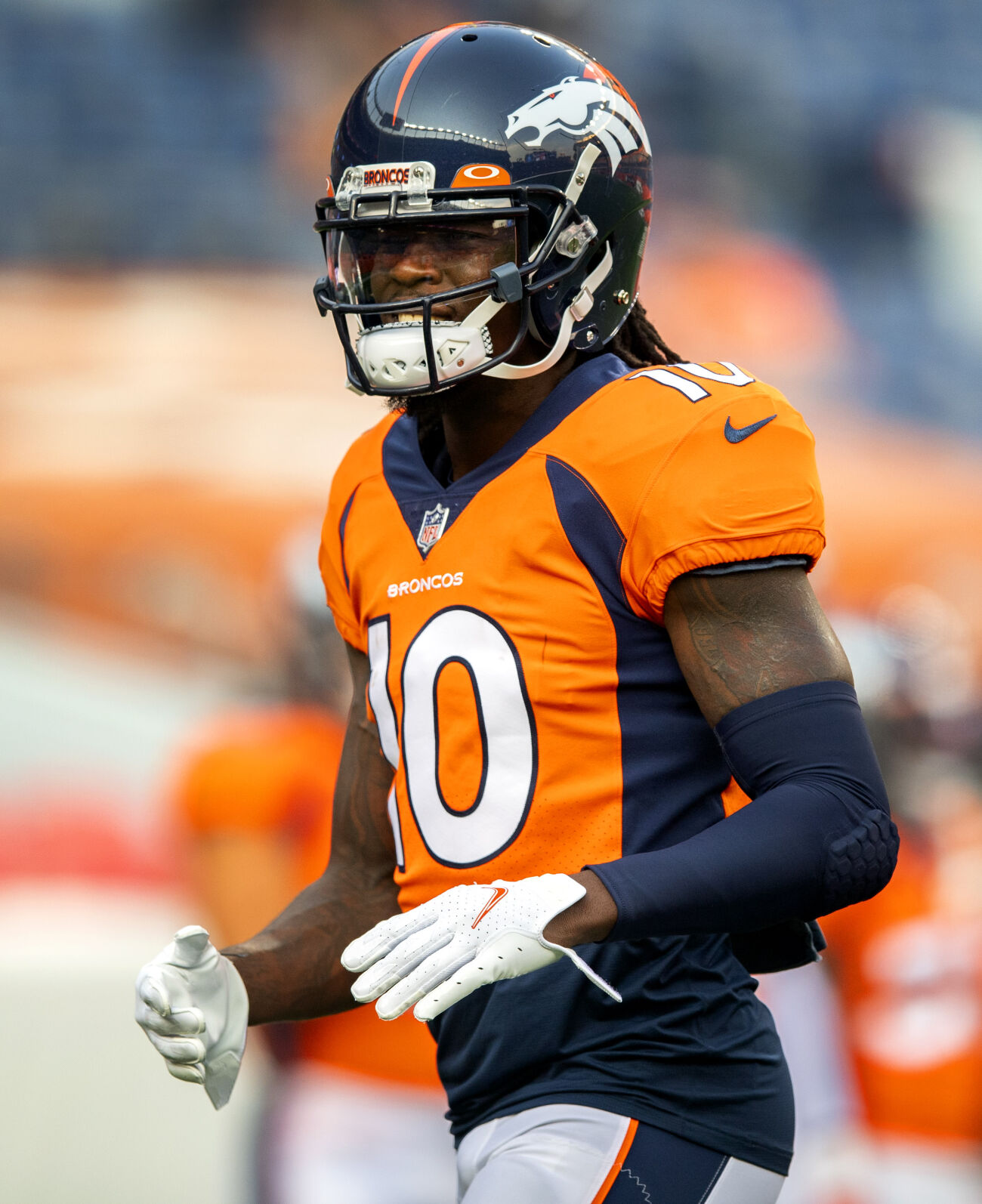 Broncos